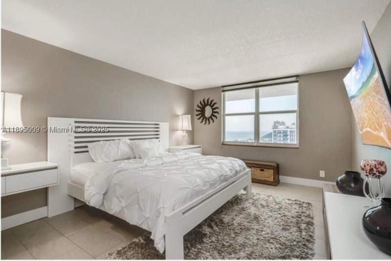 Condo for sale at Berkley South 19H