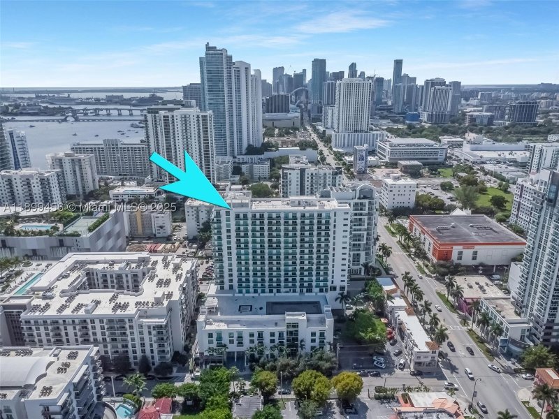 Condo for sale at Gallery Art Condo 812