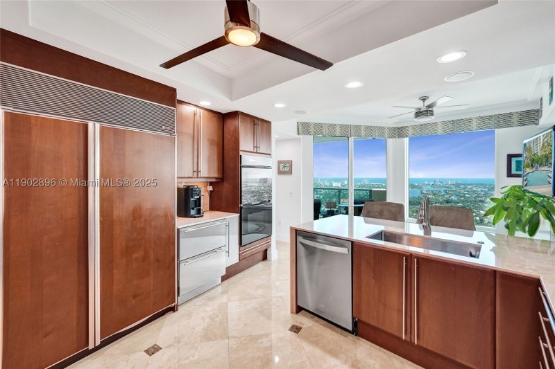 Condo for sale at Las Olas Grand 3703