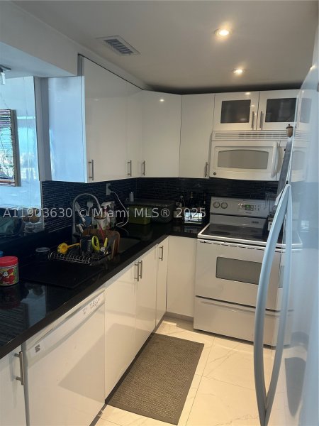 Condo for sale at Mirador North Tower 715