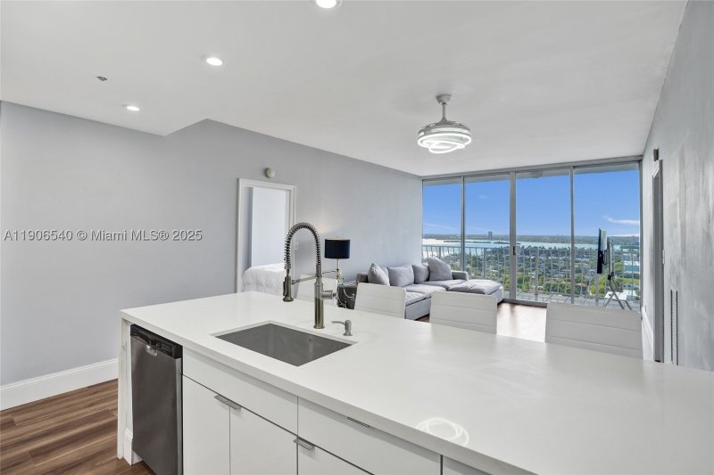 Comprar apartamento en Grandview Palace PH102