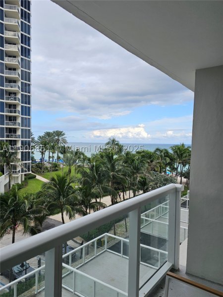 Apartment for rent at Aventura Beach Club 324