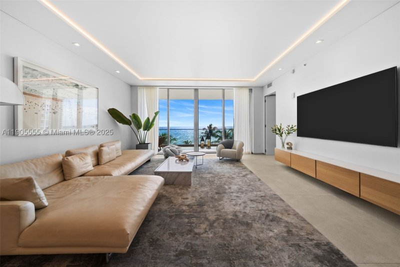 Condo for sale at Residences by Armani / Casa 401