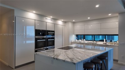 Comprar apartamento no Porsche Design Tower 905