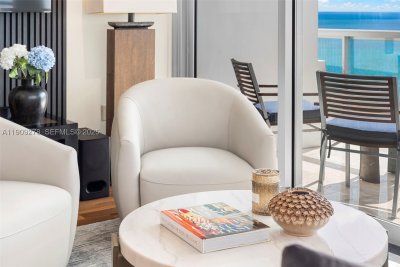 Aluguel de apartamento no Setai 3202