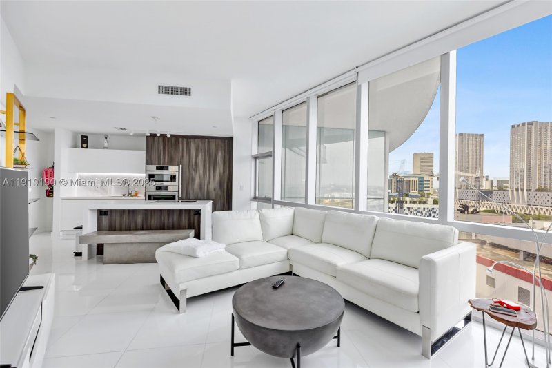 Condo for sale at Paramount Miami WorldCenter 1202