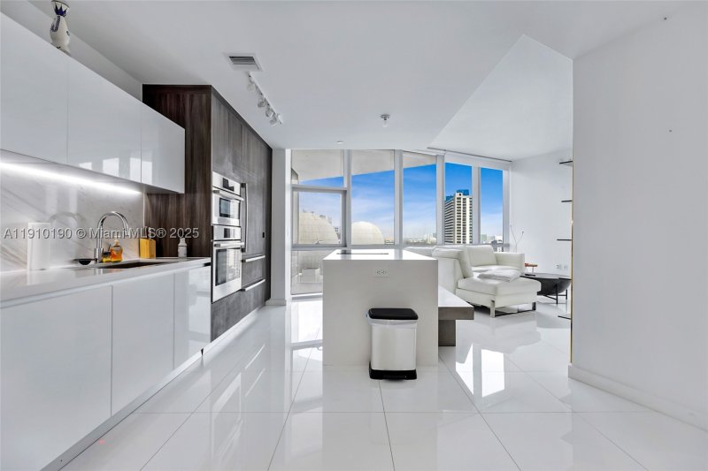 Condo for sale at Paramount Miami WorldCenter 1202