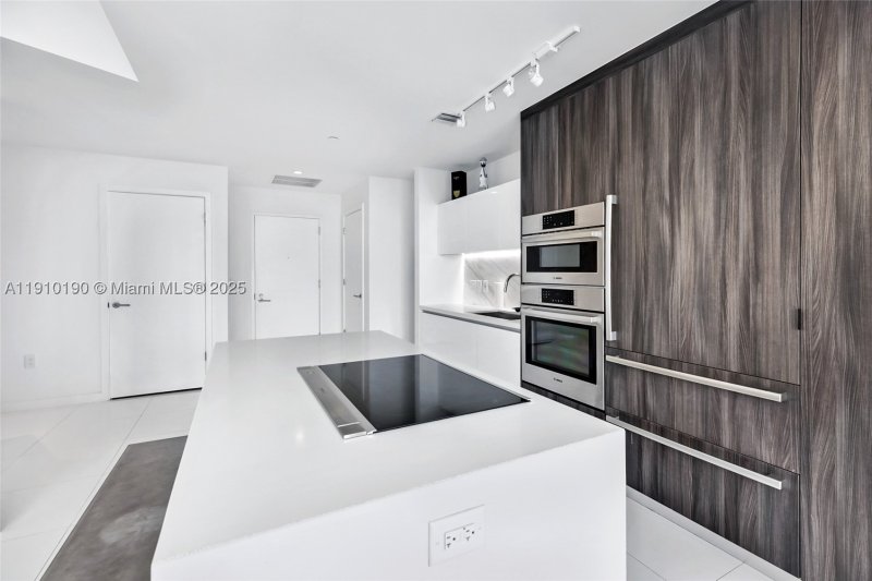 Condo for sale at Paramount Miami WorldCenter 1202