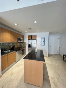 Comprar apartamento en Avenue on Brickell 1050 Tower 1904