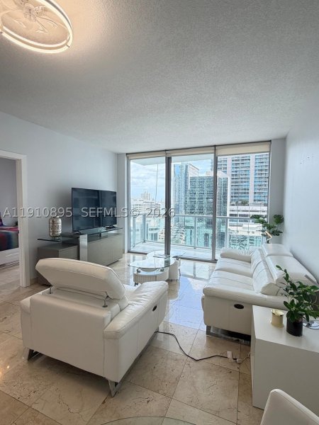 Comprar apartamento en Avenue on Brickell 1050 Tower 1904