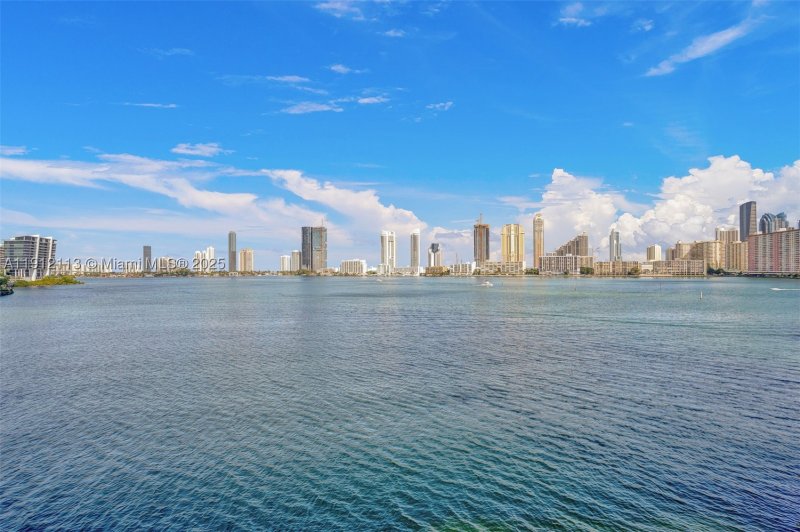 Apartment for rent at 3000 Williams Island 903