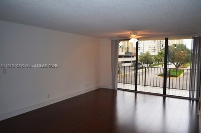 Comprar apartamento no Winston Towers M10