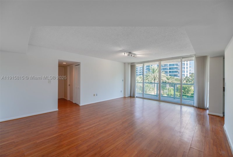 Condo for sale at Grandview 506