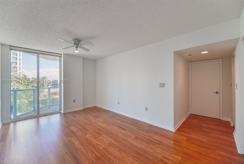Condo for sale at Grandview 506