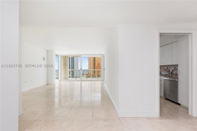Comprar apartamento no Oceania 4 942