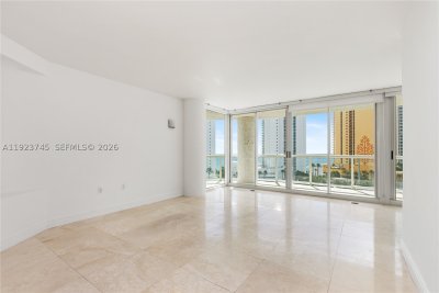 Comprar apartamento no Oceania 4 942