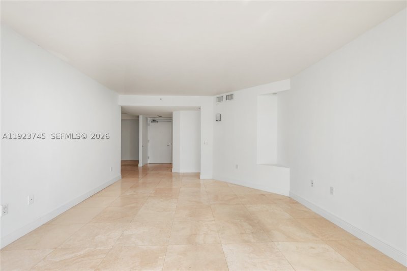 Comprar apartamento no Oceania 4 942