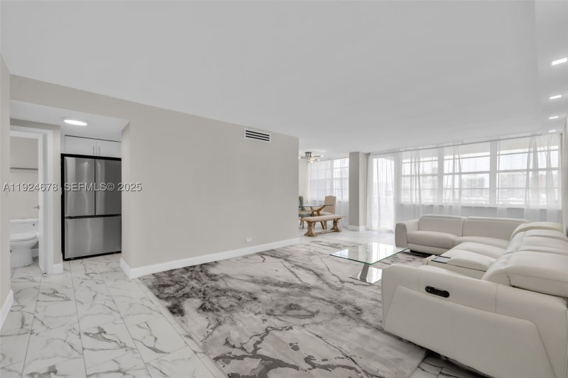 Condo for sale at Winston Towers 1415