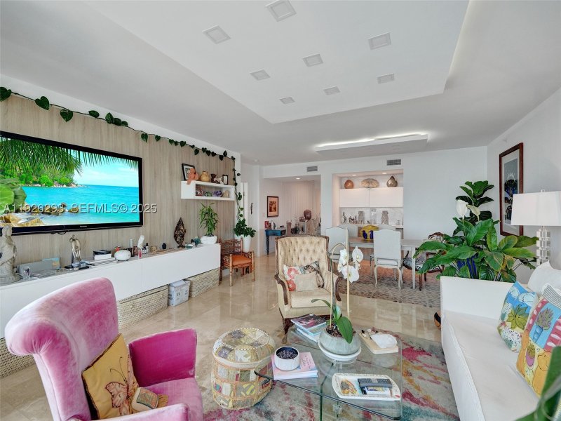 Condo for sale at Peninsula I 704