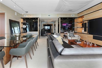 Comprar apartamento no Trump Tower Two 1101