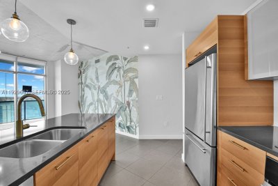 Comprar apartamento en Midtown Miami 4 H2509