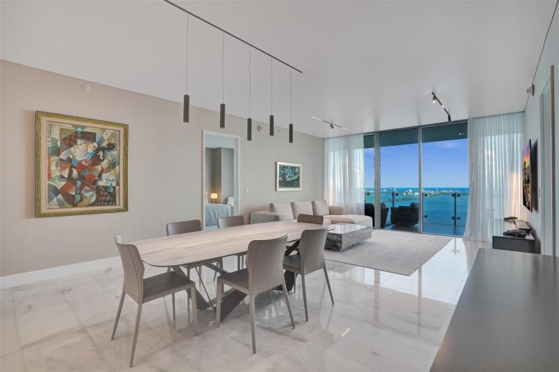 Comprar apartamento en Missoni Baia 4702