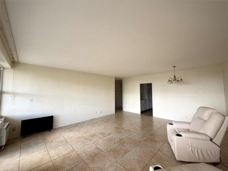 Condo for sale at Coral Ridge Towers North 1117