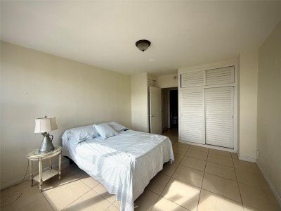 Comprar apartamento no Coral Ridge Towers North 1117