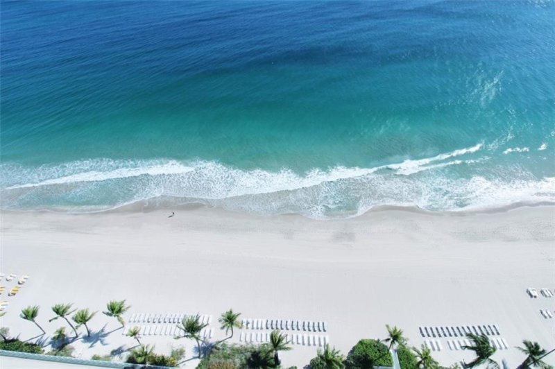 Condo for sale at Playa Del Mar 2814