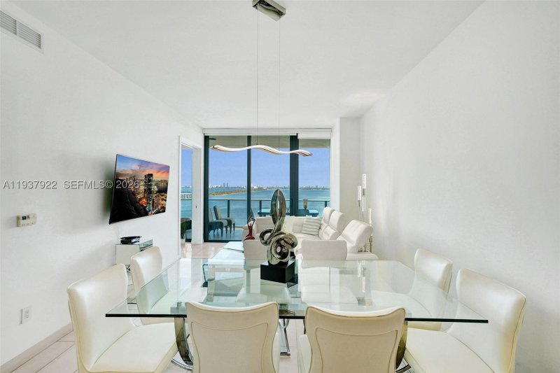 Condo for sale at Gran Paraiso 1705