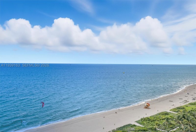 Condo for sale at Club Atlantis 2105
