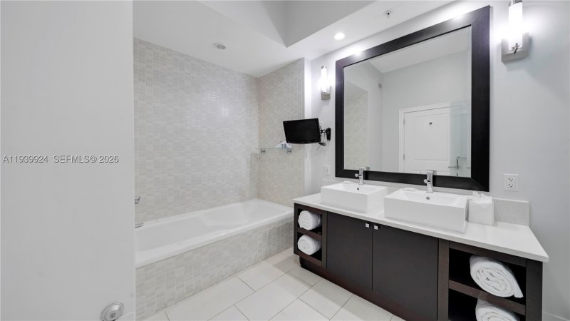 Condo for sale at The Blue Doral 1510