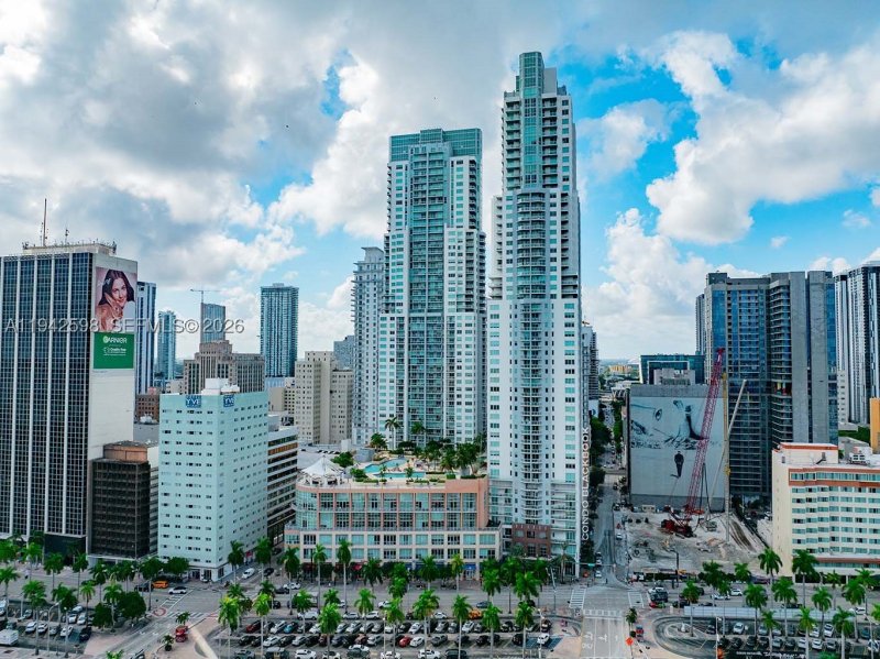 Apartment for rent at Vizcayne South Tower 3308