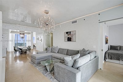 Alquiler de apartamento en Trump Tower Two 3006