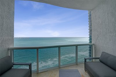 Alquiler de apartamento en Trump Tower Two 3006