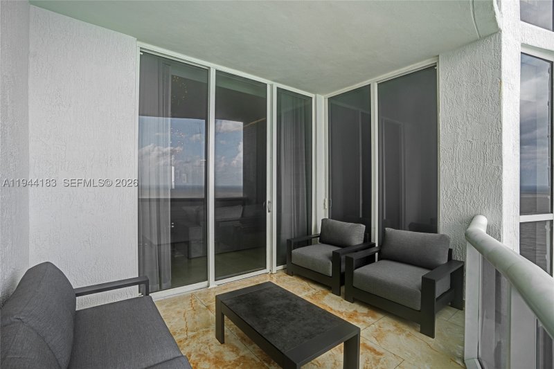 Alquiler de apartamento en Trump Tower Two 3006