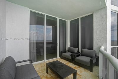 Alquiler de apartamento en Trump Tower Two 3006