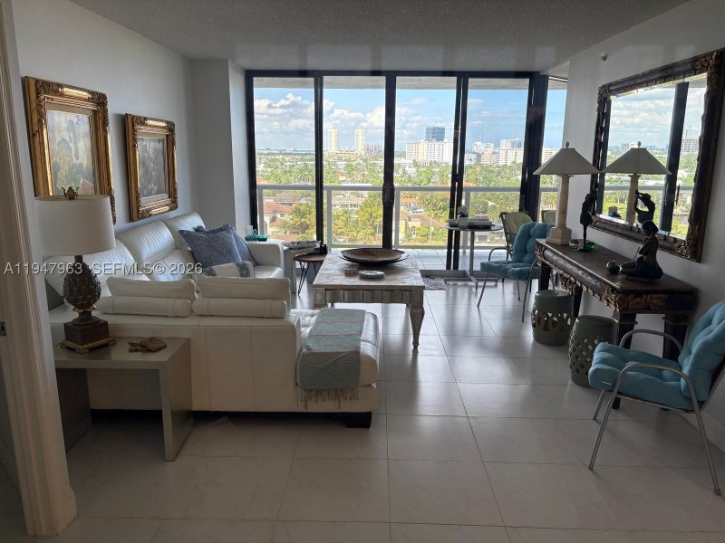 Alquiler de apartamento en Harbor Tower at Waterways 1001