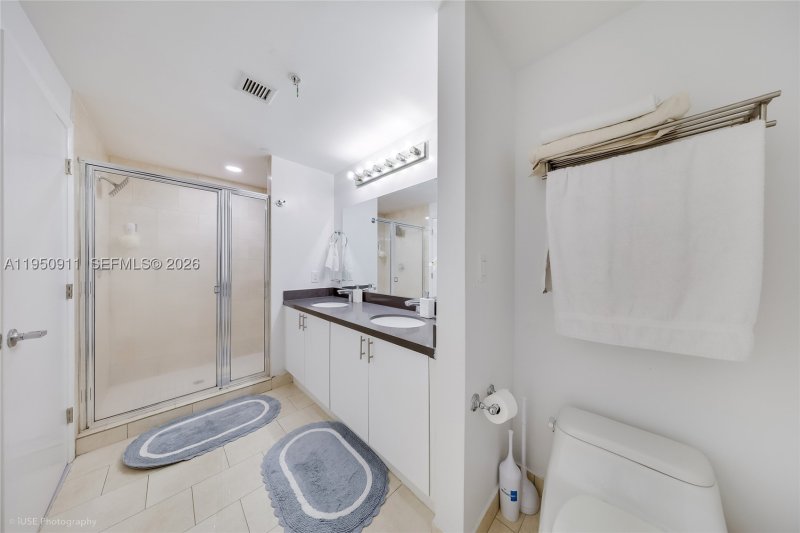 Condo for sale at The Ivy 3109