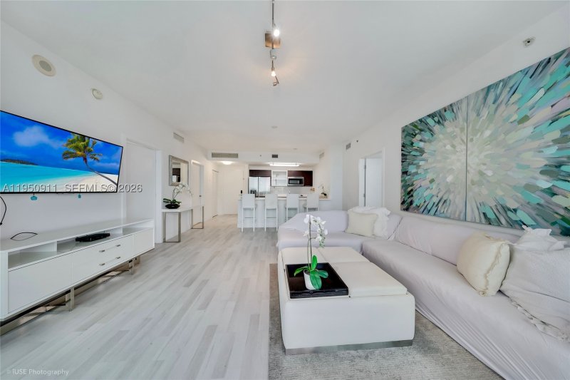 Condo for sale at The Ivy 3109