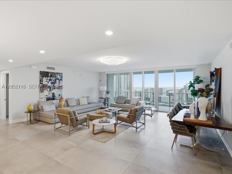 Apartment for rent at Parque Towers at St. Tropez 5-2404