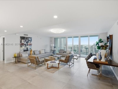 Alquiler de apartamento en Parque Towers at St. Tropez 5-2404