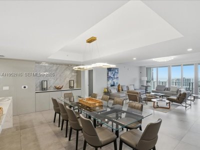 Alquiler de apartamento en Parque Towers at St. Tropez 5-2404