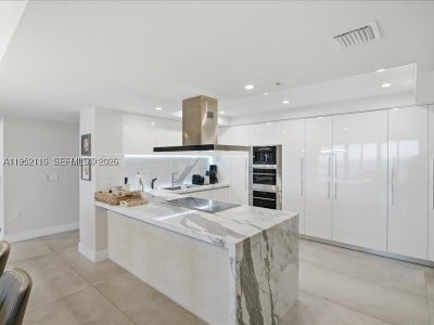 Alquiler de apartamento en Parque Towers at St. Tropez 5-2404