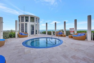 Comprar apartamento no Ocean Four 1403