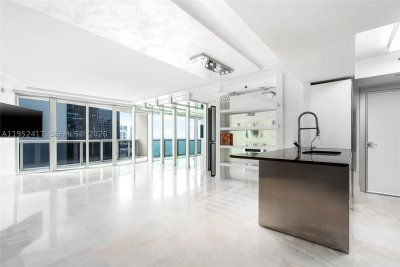 Comprar apartamento no Ocean Four 1403