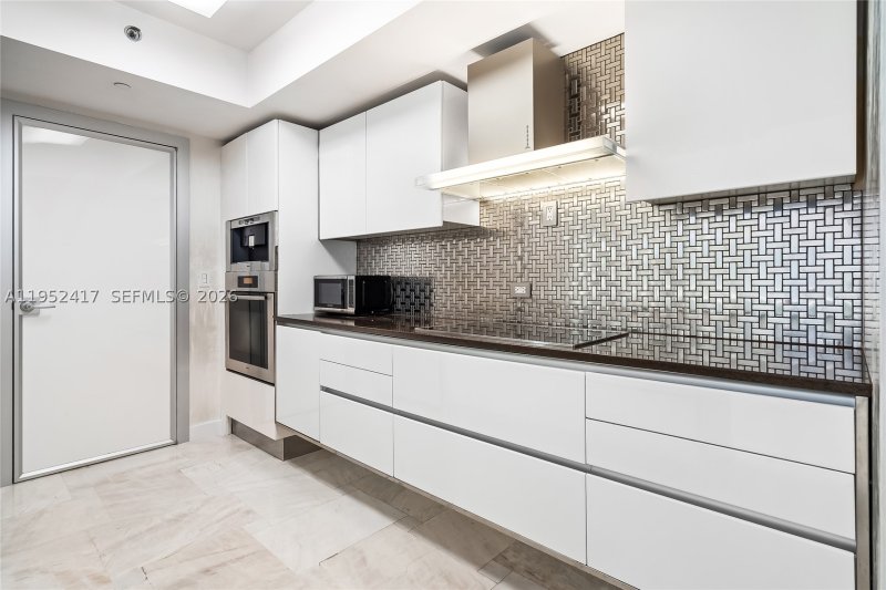 Comprar apartamento no Ocean Four 1403