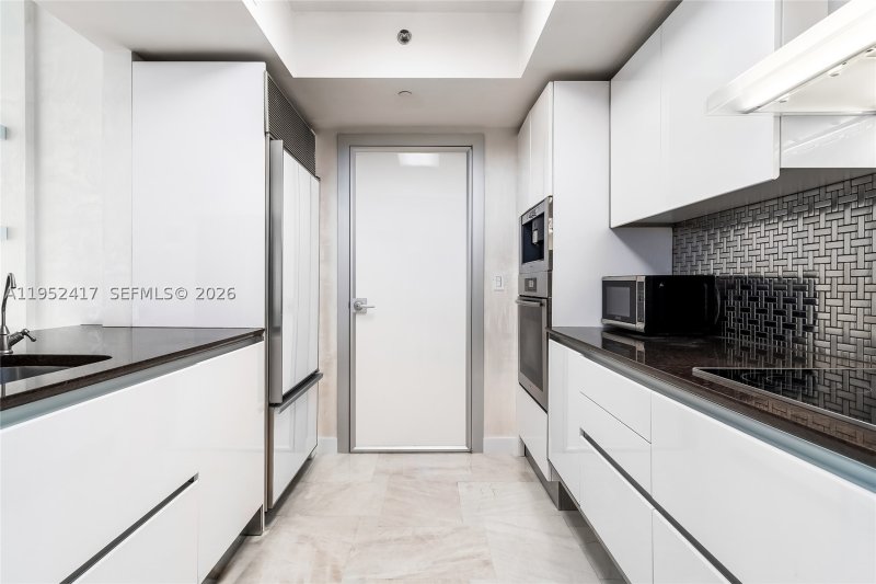 Comprar apartamento no Ocean Four 1403