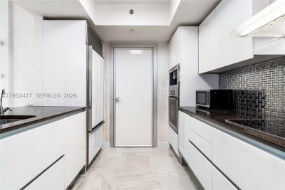 Comprar apartamento no Ocean Four 1403