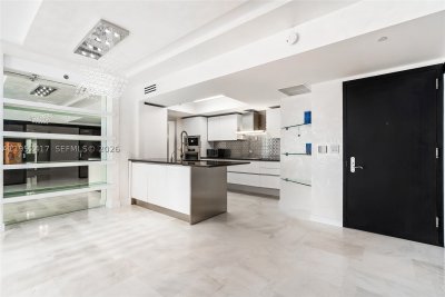 Comprar apartamento no Ocean Four 1403